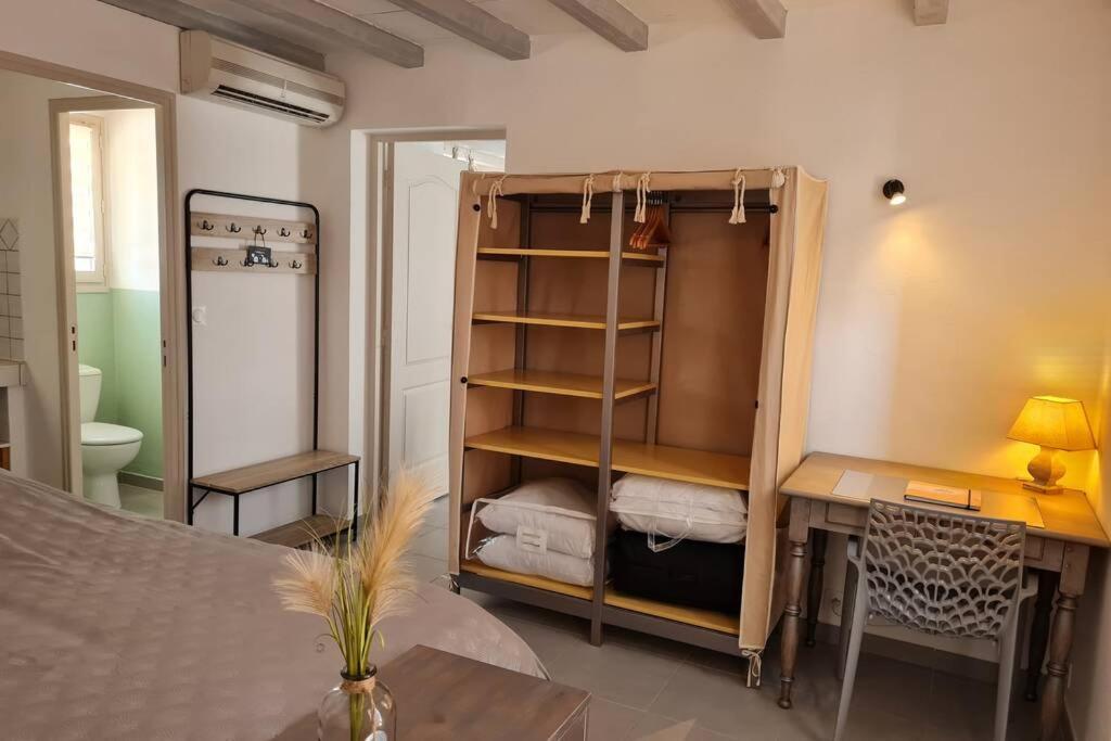Appart Cosy Avec Son Exterieur Chaleureux,Piscine Et Parking Prive Fontvieille Exteriör bild