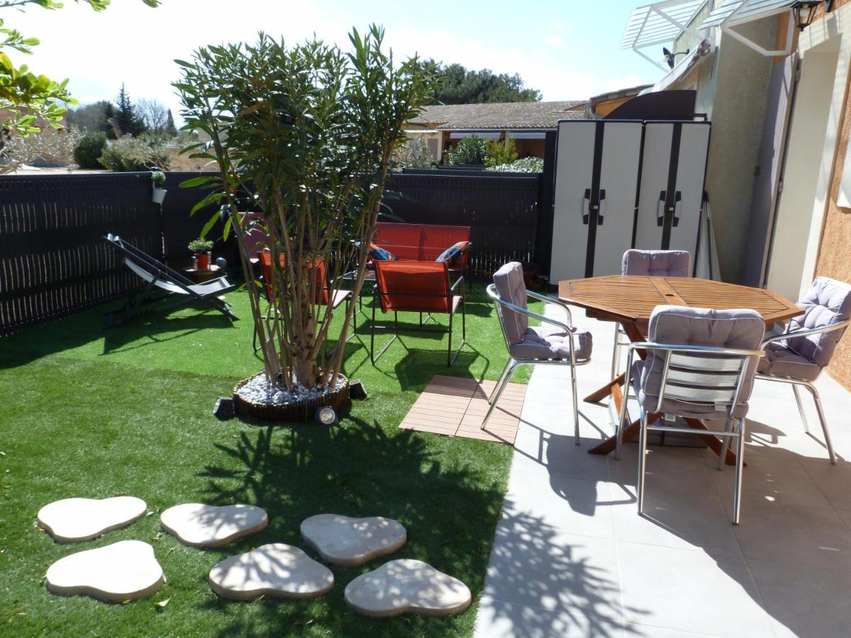 Appart Cosy Avec Son Exterieur Chaleureux,Piscine Et Parking Prive Fontvieille Exteriör bild
