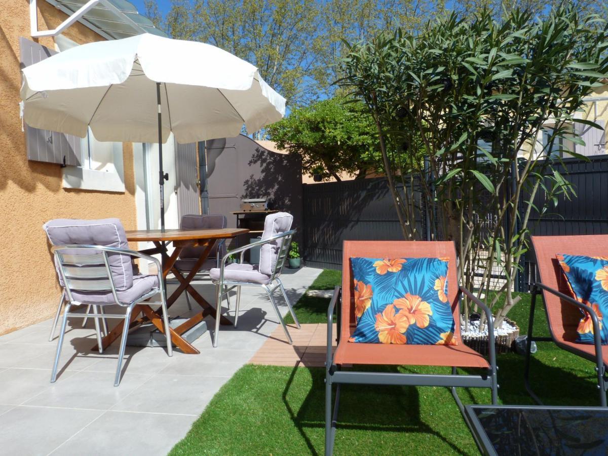 Appart Cosy Avec Son Exterieur Chaleureux,Piscine Et Parking Prive Fontvieille Exteriör bild